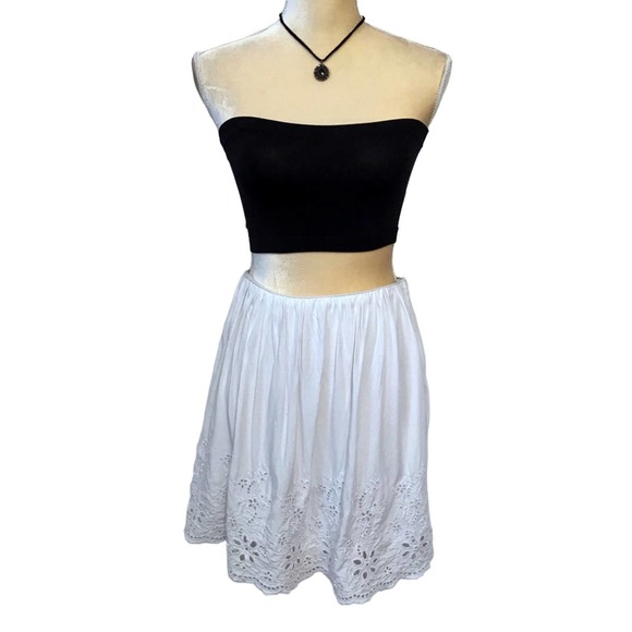 City Studio Dresses & Skirts - City Studio NWOT White Circle Skirt Juniors/Women 13